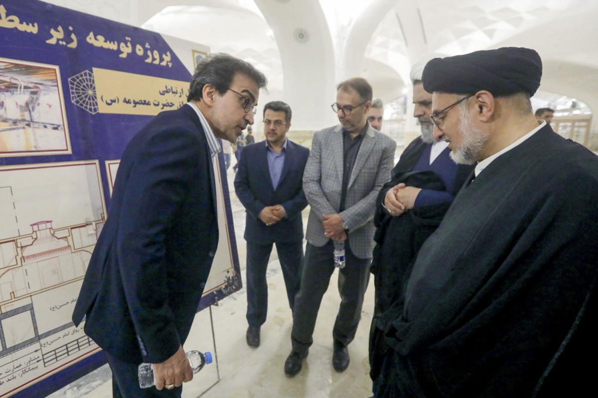 بازدید رئیس سازمان اوقاف و امور خیریه کشور از رواق های امام حسین(ع) و امیرالمومنین(ع) حرم مطهر